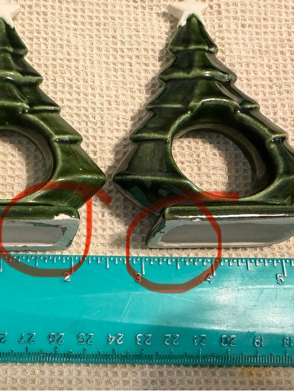 (8) Christmas tree napkin Holders
Ceramic